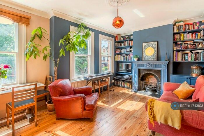 2 Bedroom Flat To Rent In Carr Road, Walthamstow, E17