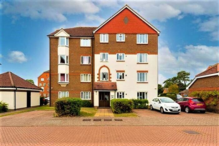 2 Bedroom Flat To Rent In St Annes Rise, Redhill, RH1