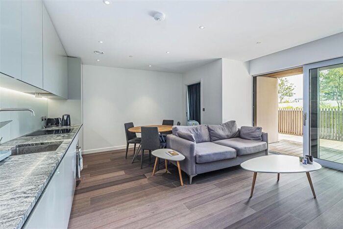 2 Bedroom Flat To Rent In Cutter Lane, North Greenwich, SE10