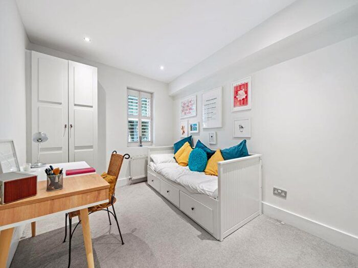 2 Bedroom Character Property To Rent In Mill Lane, West Hampstead, London, NW6