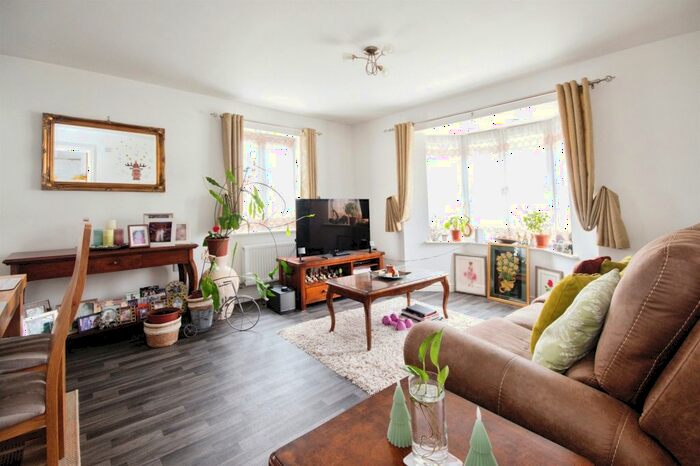 1 Bedroom Flat For Sale In Batchelor Way, Downton, Salisbury, SP5