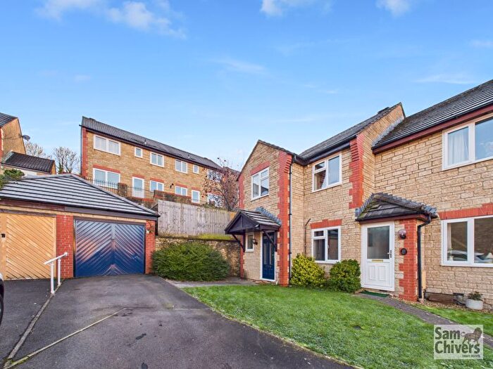 3 Bedroom Semi-Detached House For Sale In Fern Close, Midsomer Norton, BA3