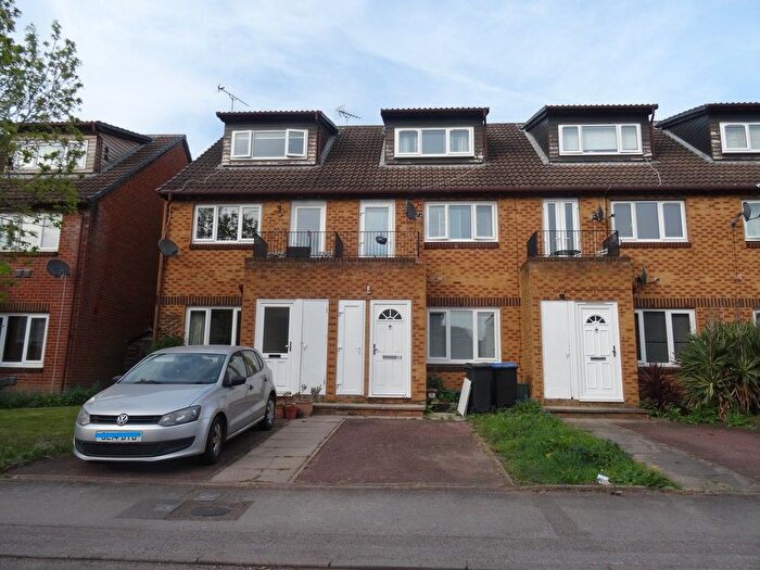 1 Bedroom Flat To Rent In Glenbuck Road, Surbiton, KT6