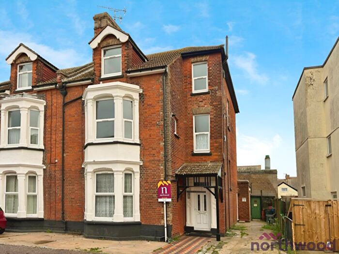 1 Bedroom Flat To Rent In Colne Road, Clacton-On-Sea, CO15