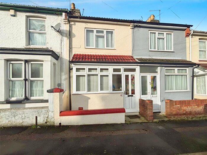 1 Bedroom Terraced House To Rent In Albany Road, Gillingham, Kent, ME7