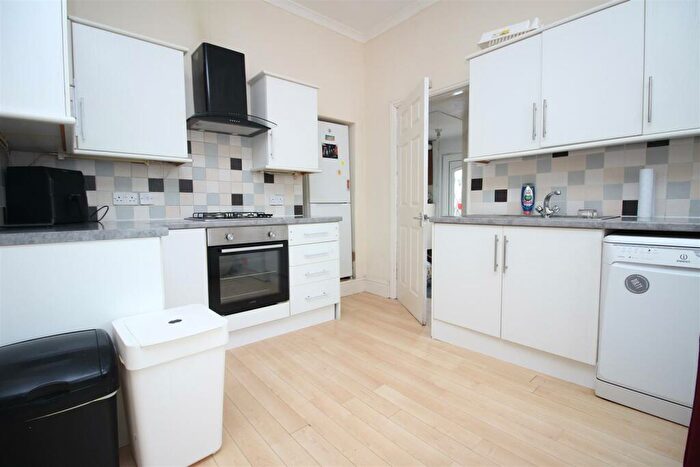 4 Bedroom End Of Terrace House To Rent In Glenthorn Road, Jesmond, Newcastle Upon Tyne, NE2