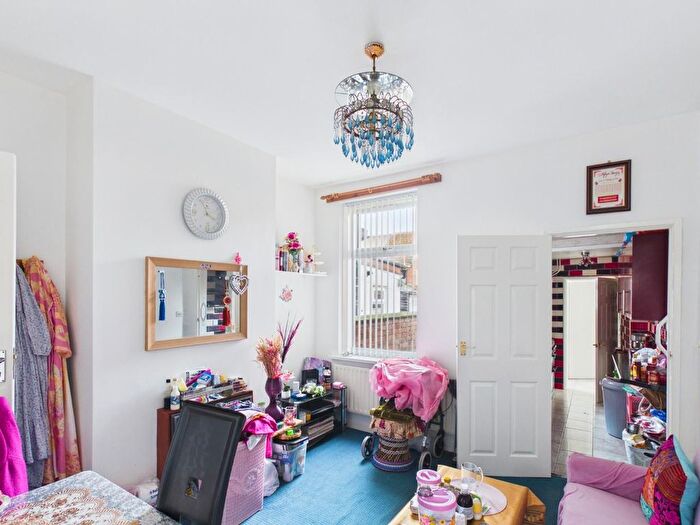 3 Bedroom Terraced House For Sale In Earl Howe Street, Leicester, LE2