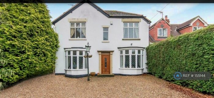 4 Bedroom Detached House To Rent In Chatsworth Road, Chesterfield, S40