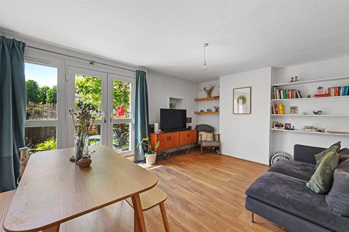 3 Bedroom Duplex To Rent In Rutland Road, Victoria Park Village, London, E9