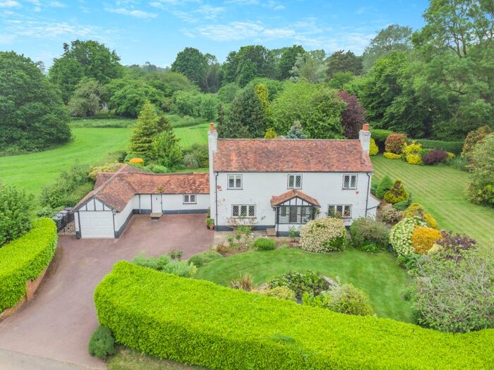 4 Bedroom Detached House For Sale In Amwell Lane, Wheathampstead, St. Albans, Hertfordshire, AL4