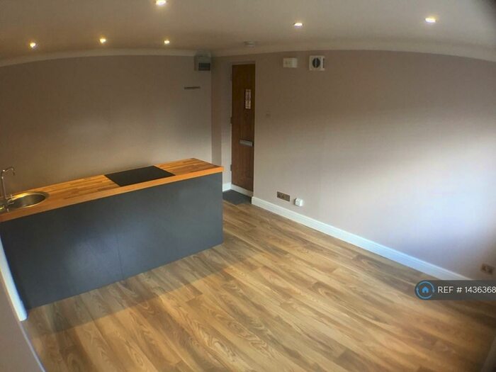 1 Bedroom Flat To Rent In Broadhurst, Farnborough, GU14