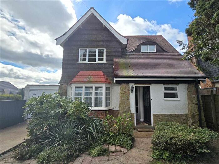 2 Bedroom Detached House For Sale In Laceby Road, Grimsby, DN34