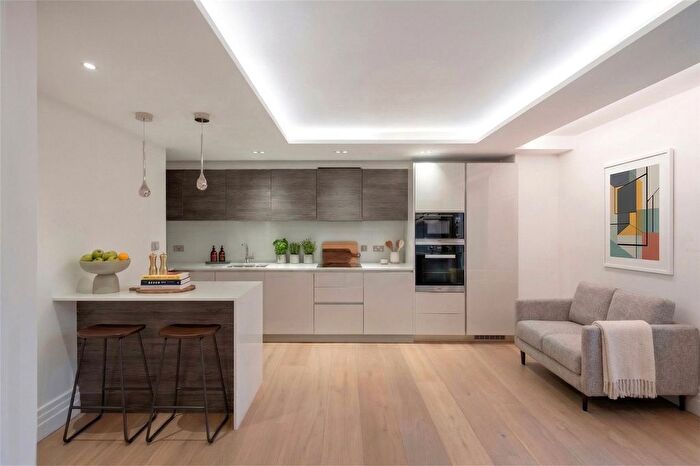 2 Bedroom Flat To Rent In Kensington Gardens Square, London, W2