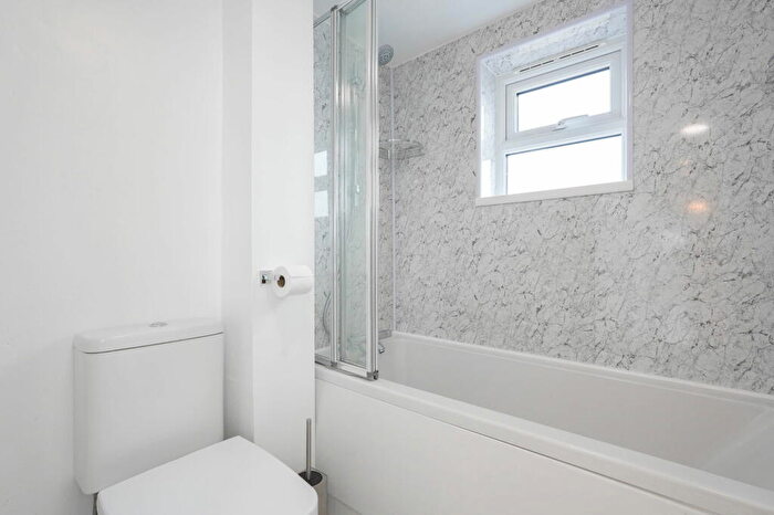 2 Bedroom Terraced House For Sale In Cambridge Road, Sawbridgeworth, CM21