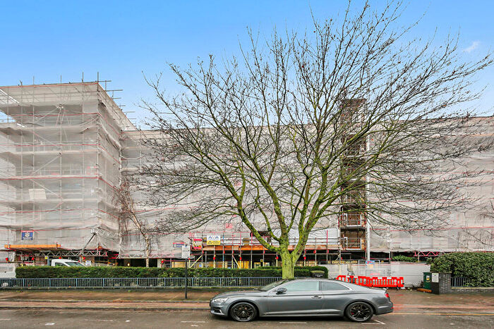 2 Bedroom Flat For Sale In Drayton Park, N5