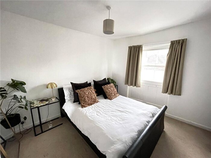 2 Bedroom Apartment To Rent In Little Minster Street, Winchester, Hampshire, SO23