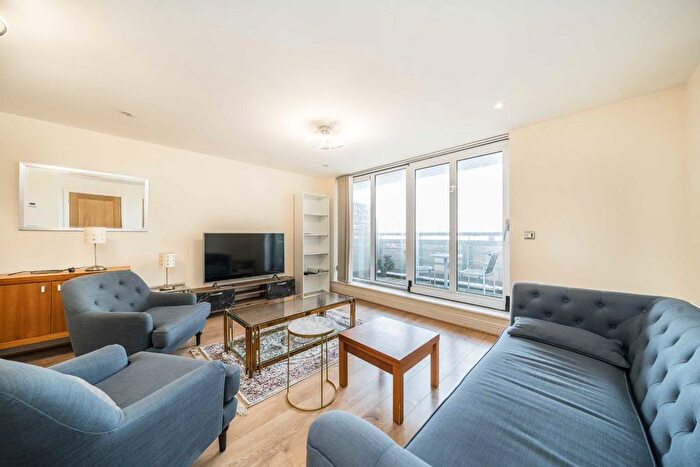 2 Bedroom Flat To Rent In Wards Wharf Approach, Pontoon Docks, E16