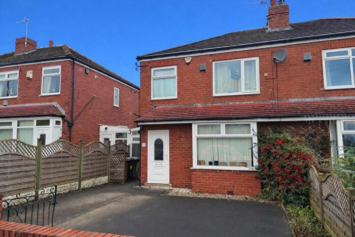 3 Bedroom Semi Detached House For Sale In East View, Gildersome, Leeds, LS27