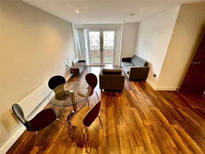 2 Bedroom Flat For Sale In Wilburn Basin, Ordsall Lane, Salford, M5
