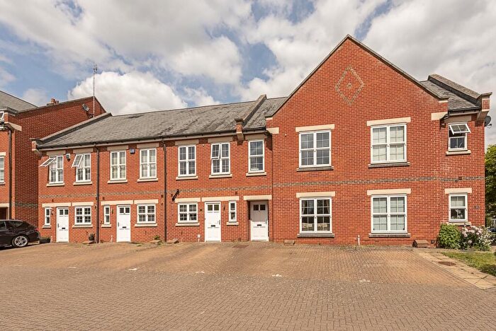 3 Bedroom Terraced House To Rent In Beningfield Drive London Colney, AL2