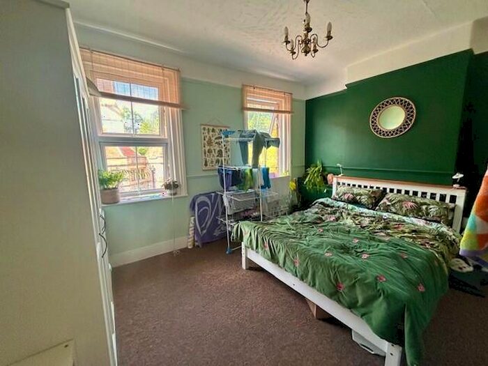 1 Bedroom Apartment To Rent In Okehampton Road, Exeter, EX4