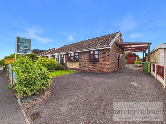 3 Bedroom Semi-Detached Bungalow For Sale In Kempton Avenue, Little Lever, Bolton, BL3