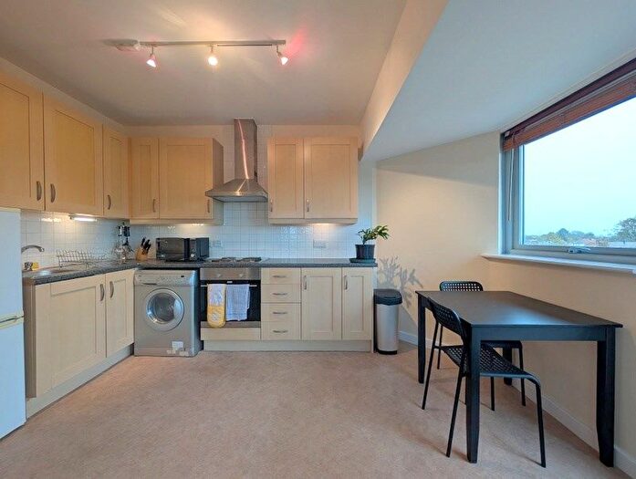 1 Bedroom Flat For Sale In New Road, Bedfont, Feltham, TW14