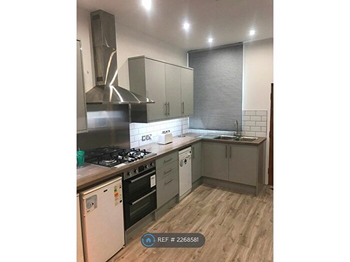 9 Bedroom Terraced House To Rent In Ridge Terrace Hyde Park, Leeds, LS6