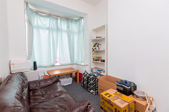 3 Bedroom Detached House To Rent In Milner Road, Birmingham, West Midlands, B29