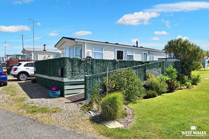 2 Bedroom Park Home For Sale In Park Hall Caravan Site, Pen Y Cwm, Haverfordwest, SA62