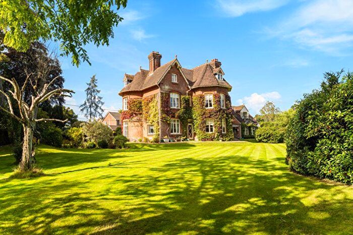 7 Bedroom Detached House For Sale In Vicarage Road, Lover ***Video Tour***, SP5