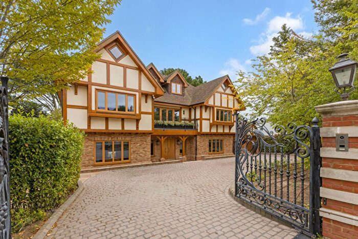 5 Bedroom Detached House For Sale In Gordon Avenue, Stanmore, HA7