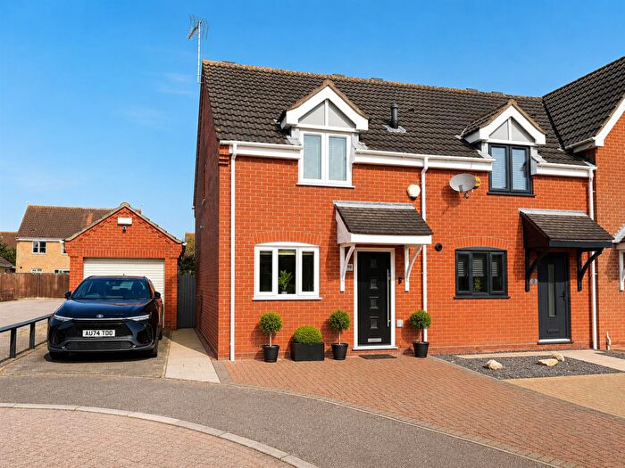 2 Bedroom House For Sale In Wainwright Close, Lowestoft, NR32
