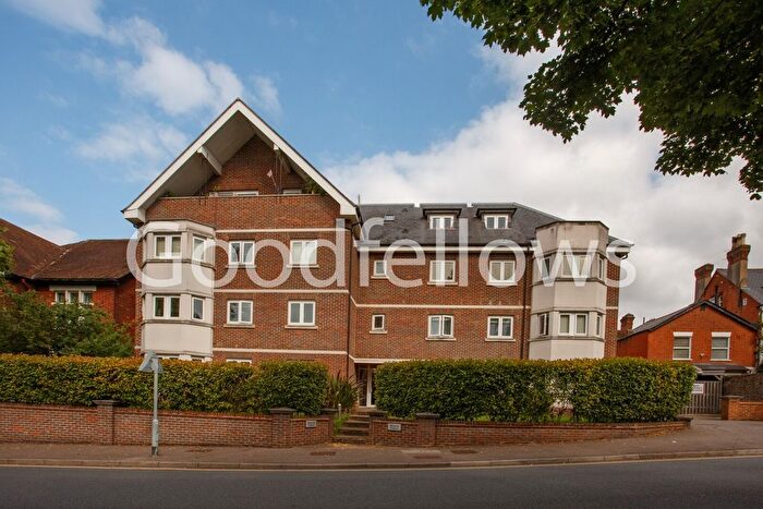 2 Bedroom Flat To Rent In Langley Park Road, Sutton, Surrey, SM2