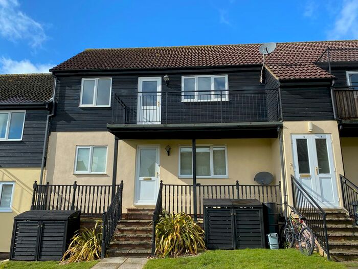 2 Bedroom Flat For Sale In Meadow Rise, Fakenham, NR21