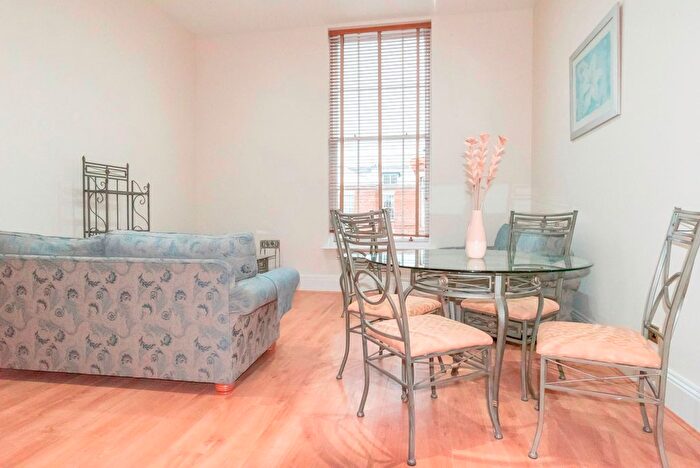 2 Bedroom Flat To Rent In Princess Park Manor, Royal Drive London, N11