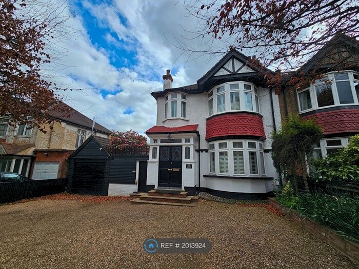 4 Bedroom Semi-Detached House To Rent In Monkhams Lane, Woodford Green, IG8
