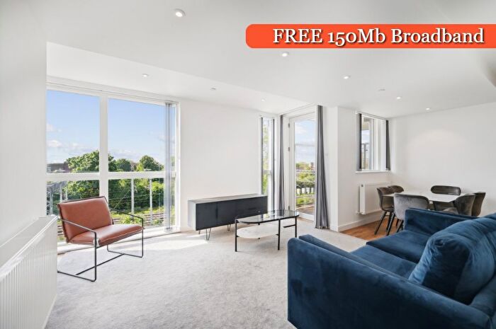 3 Bedroom Flat To Rent In The Stylus, Blyth Road, Hayes, UB3