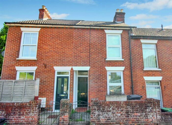 2 Bedroom Terraced House To Rent In ** Close To The City ** Wyndham Road, Salisbury, SP1