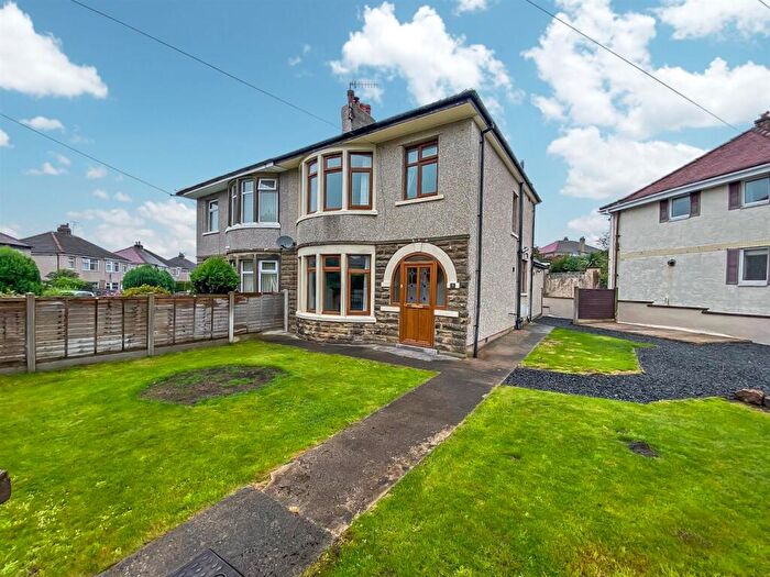 3 Bedroom Semi-Detached House For Sale In Penrhyn Road, Lancaster, LA1