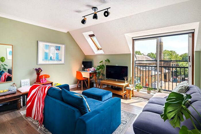 1 Bedroom Flat To Rent In Royal Victor Place, London, E3