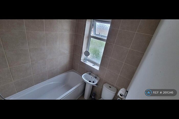 2 Bedroom End Of Terrace House To Rent In Bedford, Bedford, MK42