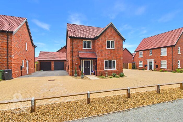 3 Bedroom Detached House For Sale In Chapman Road, Rackheath, Norwich, NR13