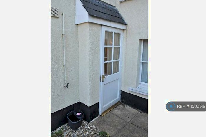 2 Bedroom Flat To Rent In Old Tiverton Road, Exeter, EX4