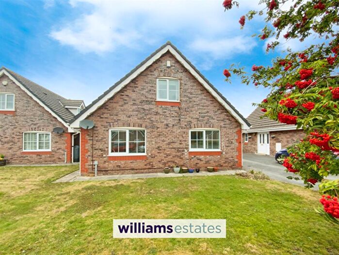 3 Bedroom Detached Bungalow For Sale In Melyd Avenue, Prestatyn, LL19