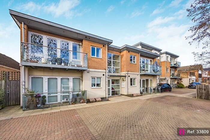 2 Bedroom Apartment For Sale In Cranbrook Road, Ilford, IG6