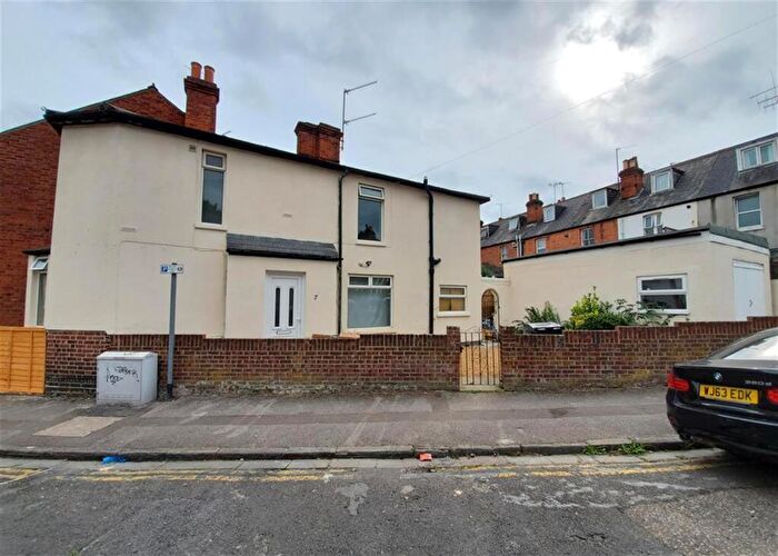 4 Bedroom End Of Terrace House For Sale In Gower Street, Reading, RG1