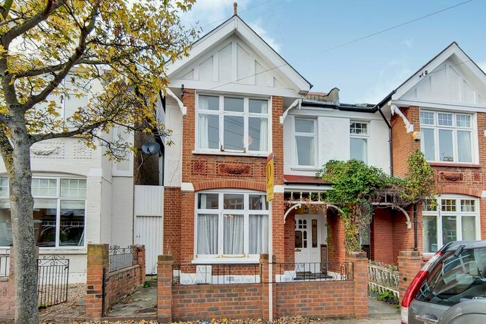 4 Bedroom End Of Terrace House To Rent In Pendle Road, London, SW16