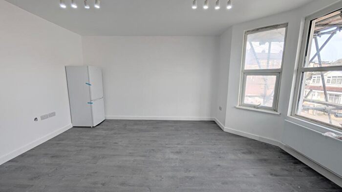 1 Bedroom Apartment To Rent In Eastcote Road, Harrow, HA2