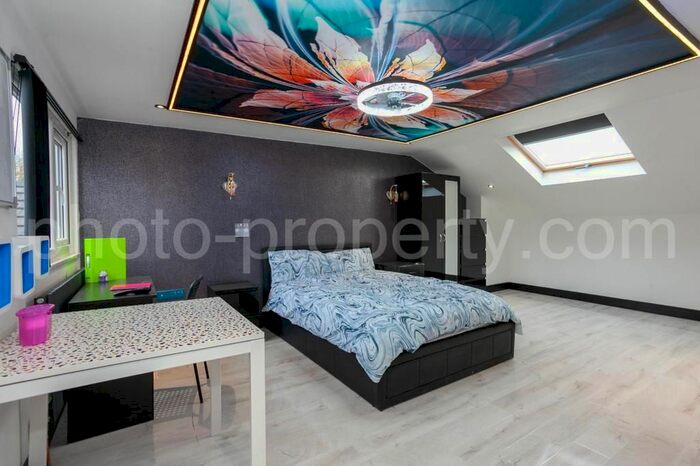 7 Bedroom Semi-Detached House To Rent In Beech Grove Bills Inc July, Fallowfield, M14